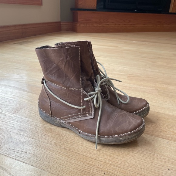 Bernie Mev. Brown Leather Hanzel Ankle Booties Size 38 EUC - Picture 4 of 12